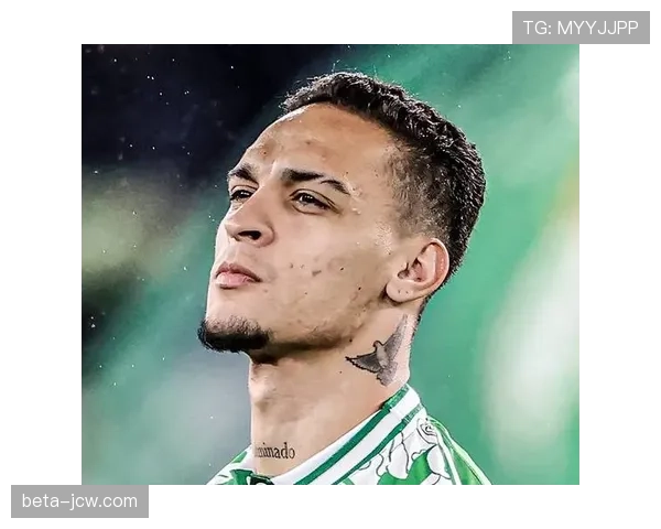 马丁内利多次威胁射门被扑 巴西边锋状态逐渐回升