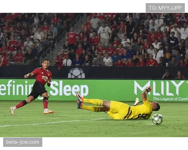 奥格斯堡定位球把握精准 点球破门成关键得分方式